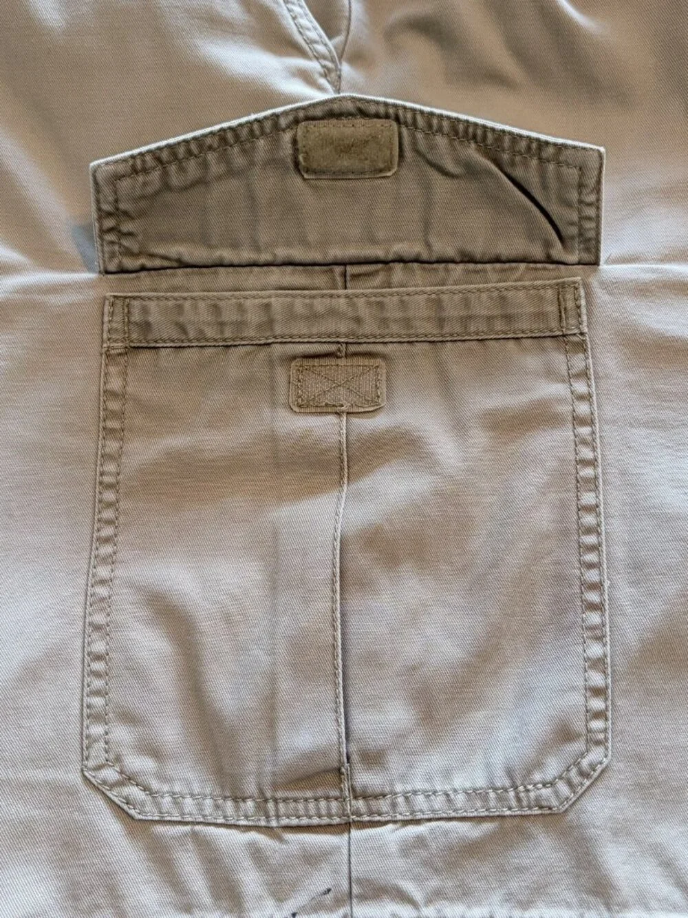 IZOD Saltwater Men's Tan Cargo Shorts Size 36 100% Cotton